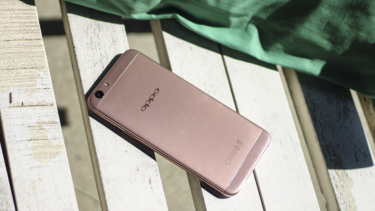 trên tay Oppo F1s 2017 trên tay Oppo F1s 2017