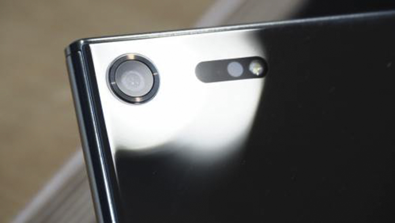 so sánh Xperia XZ Premium và Huawei P10 Plus so sánh Xperia XZ Premium và Huawei P10 Plus