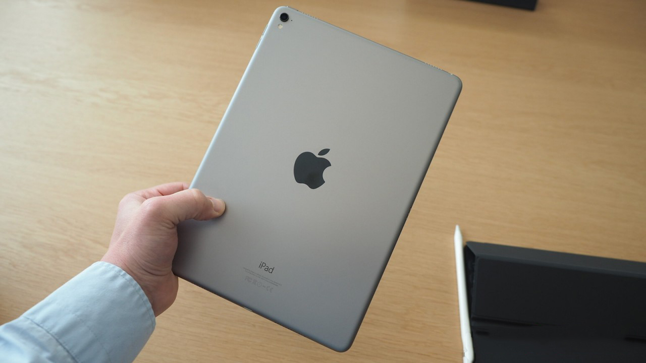 iPad Pro vs Galaxy Tab S3: Cuộc chiến dành lại chỗ đứng