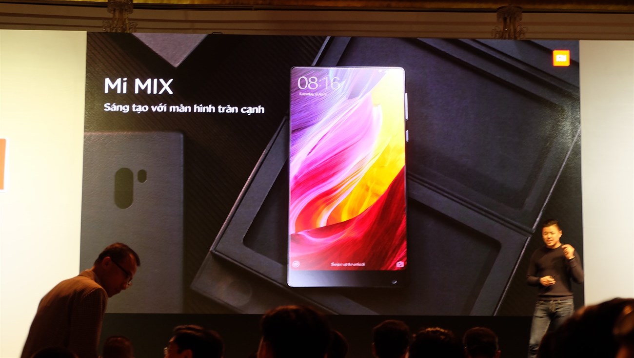 Xiaomi chính thức ra mắt Mi Mix tại VN với giá gần 17 triệu Xiaomi chính thức ra mắt Mi Mix tại VN với giá gần 17 triệu