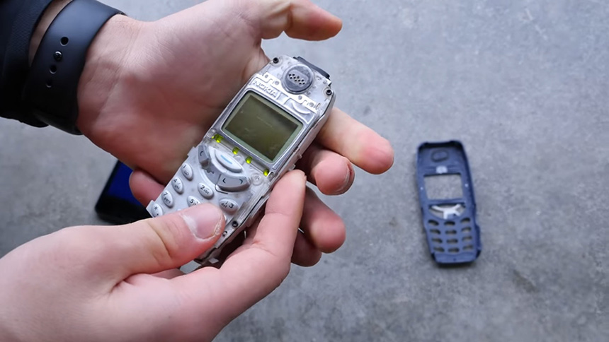 Video: Nokia 6 đọ sức Nokia 3310 trong thử nghiệm thả rơi, kết quả bất ngờ!