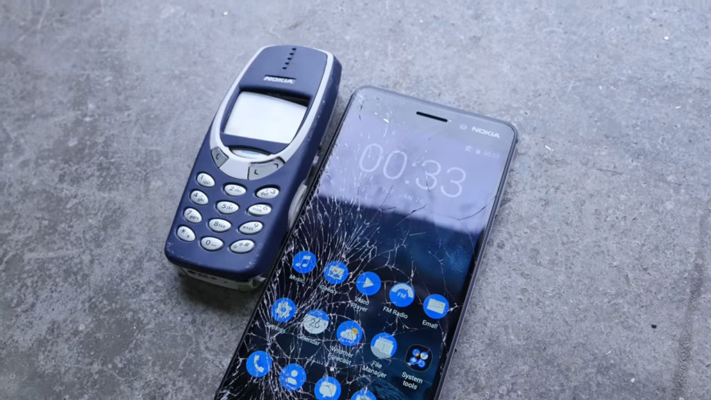 Video: Nokia 6 đọ sức Nokia 3310 trong thử nghiệm thả rơi, kết quả bất ngờ!