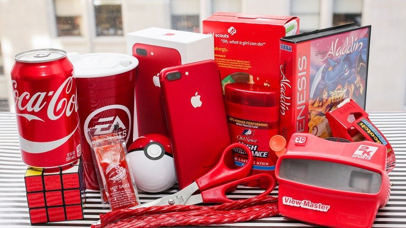 Thú vị với bộ ảnh iPhone 7 Plus Red đặt cạnh những vật dụng quen thuộc Thú vị với bộ ảnh iPhone 7 Plus Red đặt cạnh những vật dụng quen thuộc