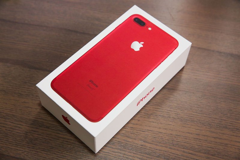 Thú vị với bộ ảnh iPhone 7 Plus Red đặt cạnh những vật dụng quen thuộc Thú vị với bộ ảnh iPhone 7 Plus Red đặt cạnh những vật dụng quen thuộc