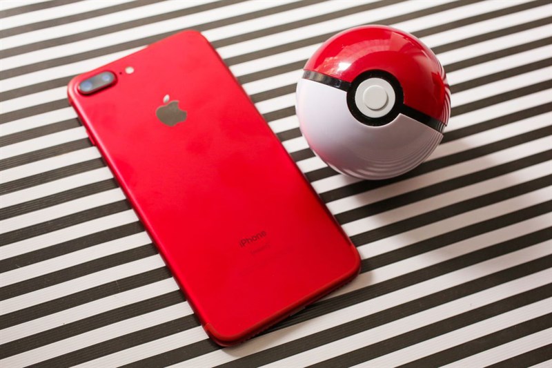 Thú vị với bộ ảnh iPhone 7 Plus Red đặt cạnh những vật dụng quen thuộc Thú vị với bộ ảnh iPhone 7 Plus Red đặt cạnh những vật dụng quen thuộc