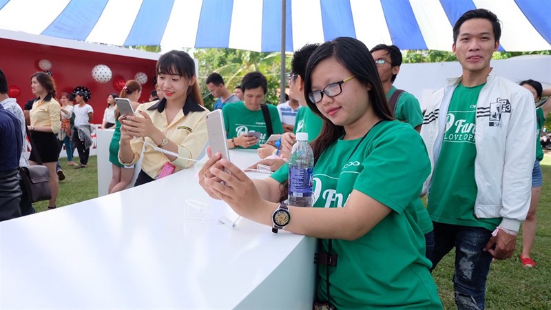 Sự kiện Tech offline trải nghiệm OPPO F3 Plus đang diễn ra Sự kiện Tech offline trải nghiệm OPPO F3 Plus đang diễn ra