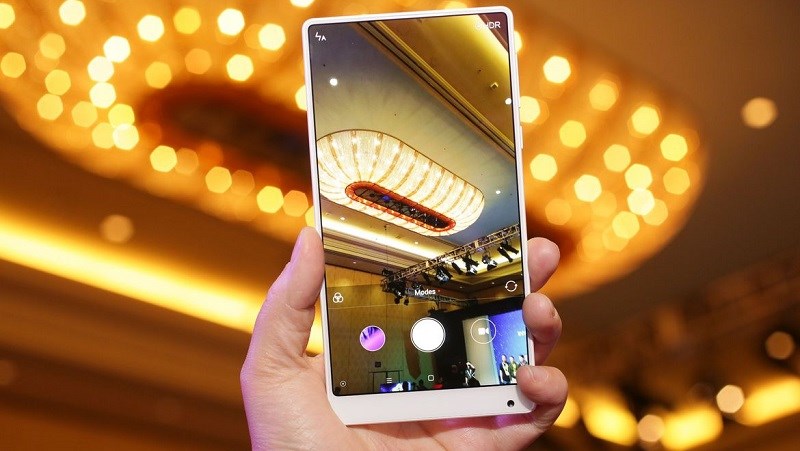 Xiaomi Mi MIX giá rẻ bất ngờ xuất hiện thực tế trên tay người dùng