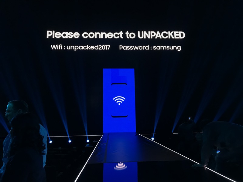 Những hình ảnh đầu tiên tại sự kiện ra mắt Galaxy S8 Những hình ảnh đầu tiên tại sự kiện ra mắt Galaxy S8