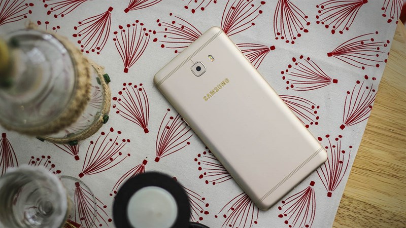 Đánh giá chi tiết Galaxy C9 Pro