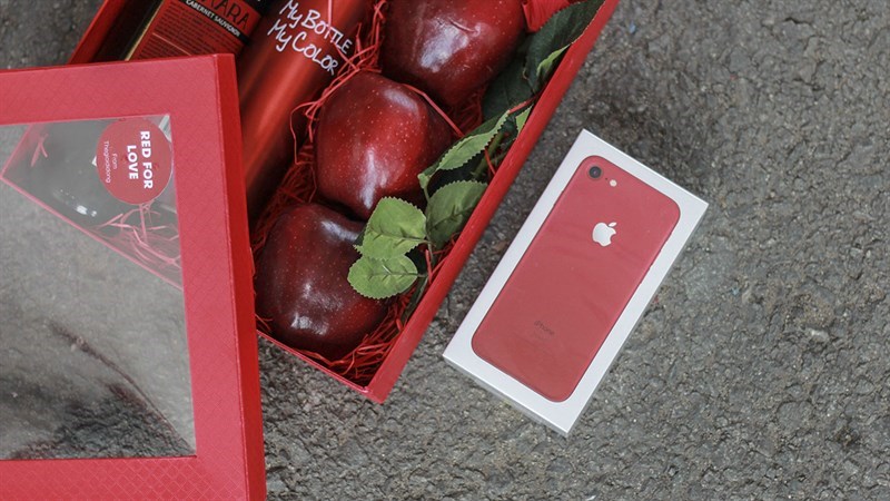 iPhone 7 RED iPhone 7 RED