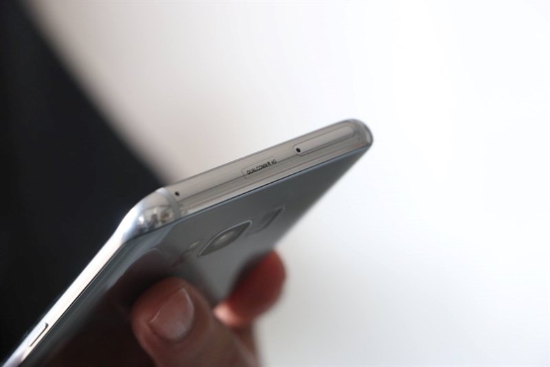 Bộ ảnh trên tay Galaxy S8 Plus đầu tiên tại Việt Nam Bộ ảnh trên tay Galaxy S8 Plus đầu tiên tại Việt Nam