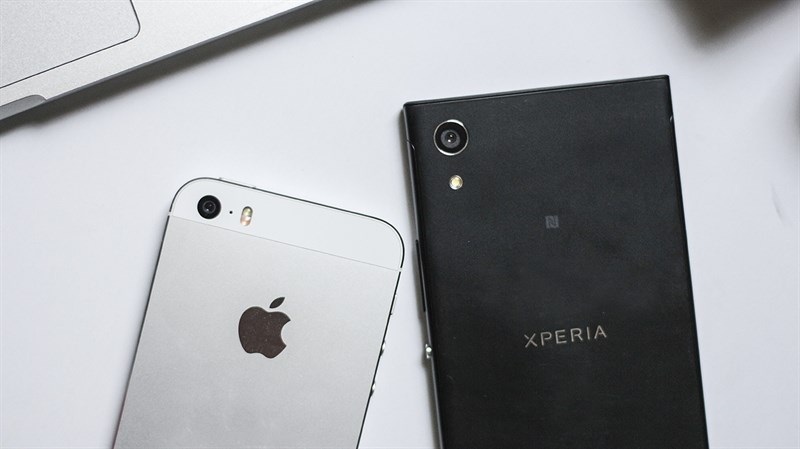 So sánh Xperia XA1 và iPhone 5S So sánh Xperia XA1 và iPhone 5S