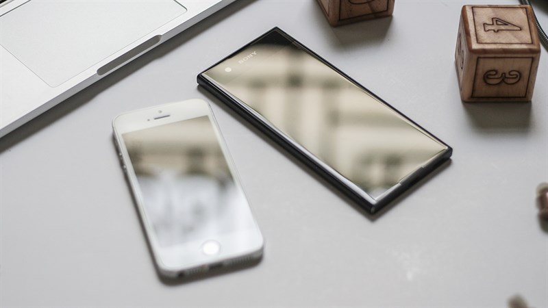 So sánh Xperia XA1 và iPhone 5S So sánh Xperia XA1 và iPhone 5S