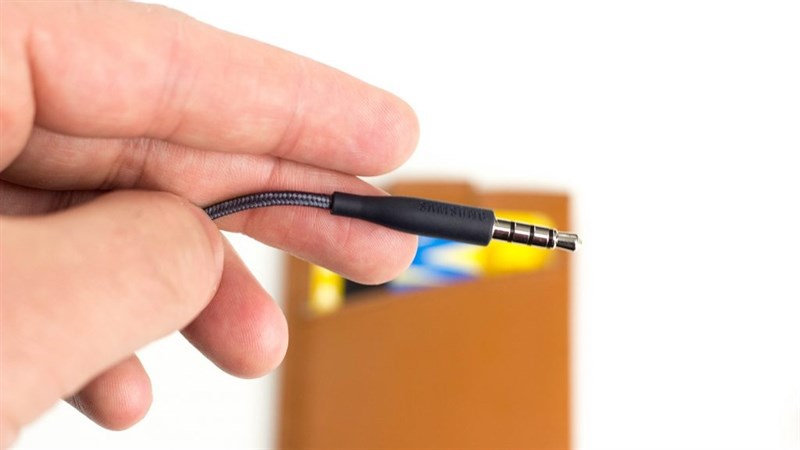 Đánh giá tai nghe kèm theo Galaxy S8: Vẫn chưa như mong đợi