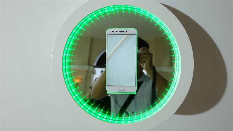 OPPO F3 chính thức ra mắt: Camera selfie kép, RAM 4GB, ROM 64GB, giá 7.490.000 đồng OPPO F3 chính thức ra mắt: Camera selfie kép, RAM 4GB, ROM 64GB, giá 7.490.000 đồng