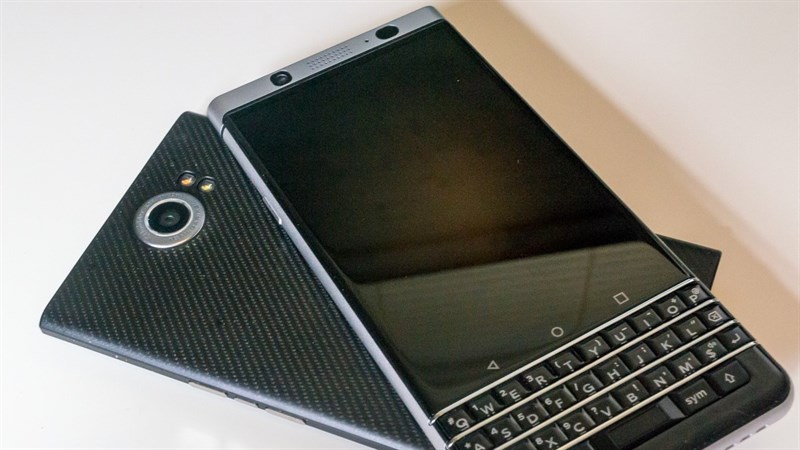 KEYone Vs Priv: Giá trị trong mỗi câu chuyện KEYone Vs Priv: Giá trị trong mỗi câu chuyện