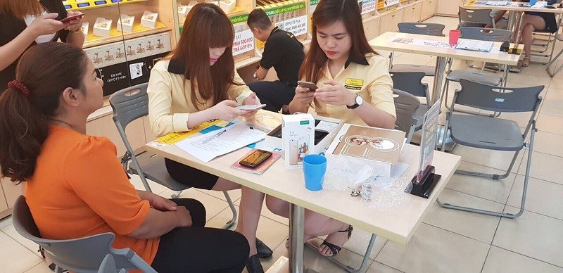 ngày đầu mở bán OPPO F3 tại các chi nhánh TGDĐ ngày đầu mở bán OPPO F3 tại các chi nhánh TGDĐ