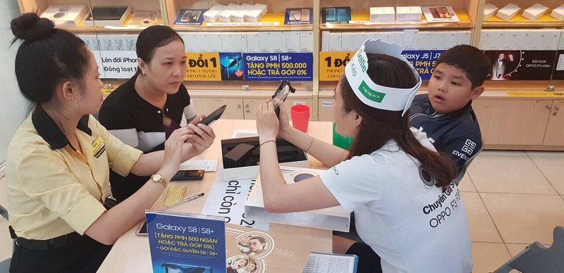 ngày đầu mở bán OPPO F3 tại các chi nhánh TGDĐ ngày đầu mở bán OPPO F3 tại các chi nhánh TGDĐ