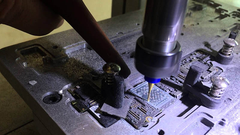 dùng máy CNC đục CPU để sàn Main dùng máy CNC đục CPU để sàn Main