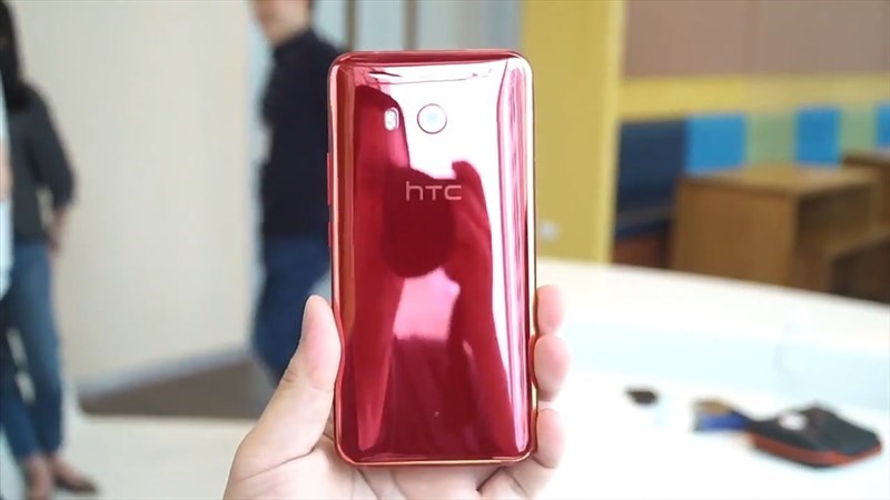 Camera HTC U11 có khả năng lấy nét nhanh như DSRL Camera HTC U11 có khả năng lấy nét nhanh như DSRL