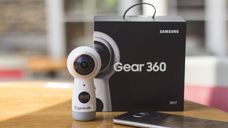 Trên tay Samsung Gear 360 2017