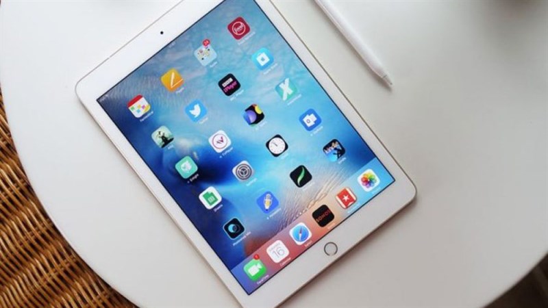 iPad Pro 10.5 inch sẽ được ra mắt ngay trong tháng 6, dự kiến xuất xưởng đến 5-6 triệu thiết bị? iPad Pro 10.5 inch sẽ được ra mắt ngay trong tháng 6, dự kiến xuất xưởng đến 5-6 triệu thiết bị?