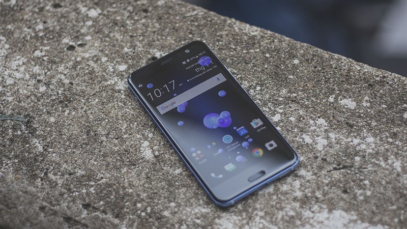 Trên tay HTC U 11