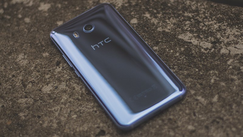 Trên tay HTC U 11