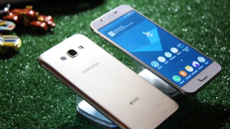 Samsung Galaxy A8 (2016) chuẩn bị lên đời Android 7.0 Nougat Samsung Galaxy A8 (2016) chuẩn bị lên đời Android 7.0 Nougat