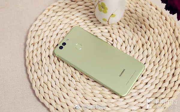 Huawei Nova 2 và Nova 2 Plus chính thức: Vua camera tầm trung!