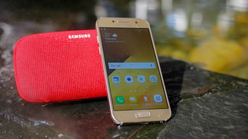 Smartphone chống nước rẻ nhất của Samsung lại nhận khuyến mãi khủng Smartphone chống nước rẻ nhất của Samsung lại nhận khuyến mãi khủng