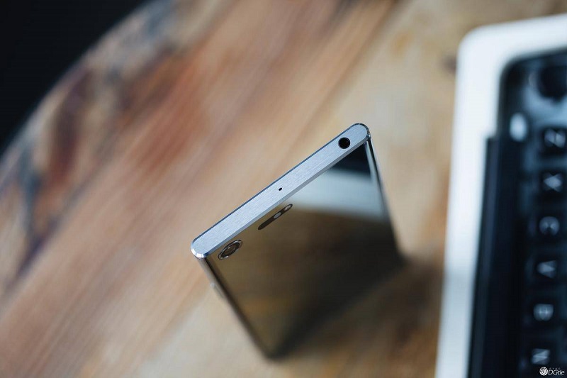 Sony Xperia XZ Premium phiên bản bạc