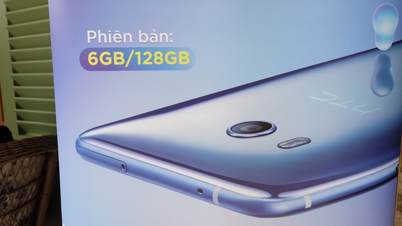 Siêu phẩm bóp nắn, camera tốt nhất thế giới HTC U 11 chính thức ra mắt tại Việt Nam Siêu phẩm bóp nắn, camera tốt nhất thế giới HTC U 11 chính thức ra mắt tại Việt Nam