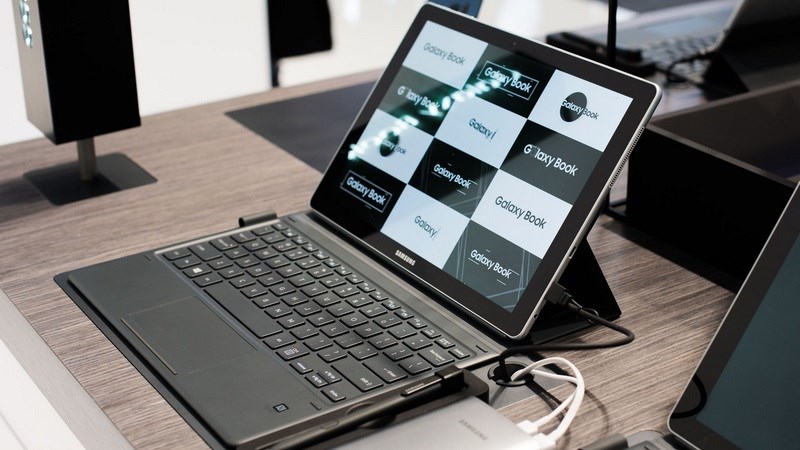 Máy tính bảng Samsung Galaxy Book 10.6 inch Máy tính bảng Samsung Galaxy Book 10.6 inch
