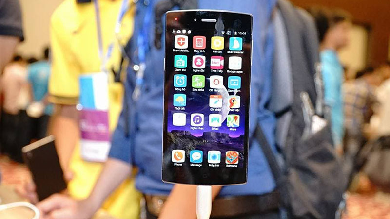 bphone_tren_tay_800x451 bphone_tren_tay_800x451