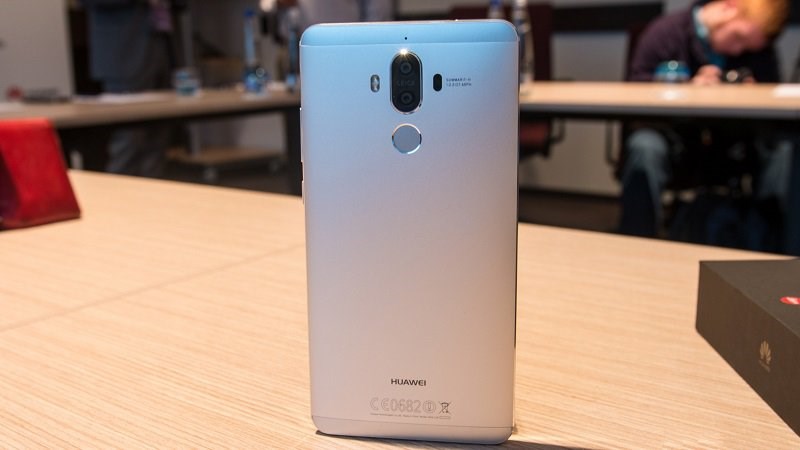 Huawei Mate 10 có màn hình không viền, 4 camera chuẩn bị ra mắt