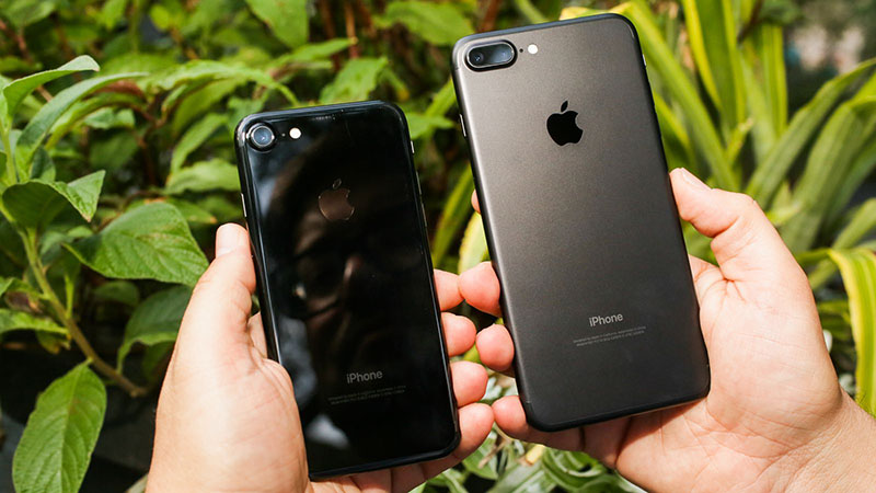 iPhone màu Đen bóng / Đen nhám iPhone màu Đen bóng / Đen nhám