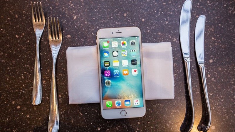 iPhone 6s Plus 32GB chính thức lên kệ TGDĐ với giá 14,99 triệu đồng iPhone 6s Plus 32GB chính thức lên kệ TGDĐ với giá 14,99 triệu đồng