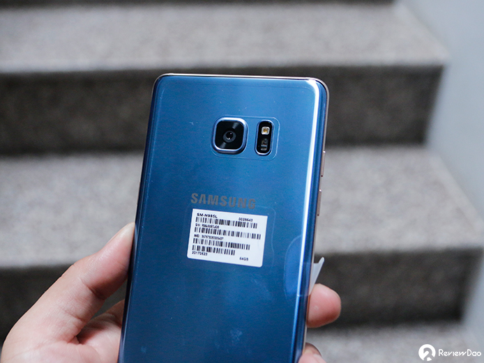 Trên tay Galaxy Note FE màu xanh san hô đầu tiên tại Việt Nam