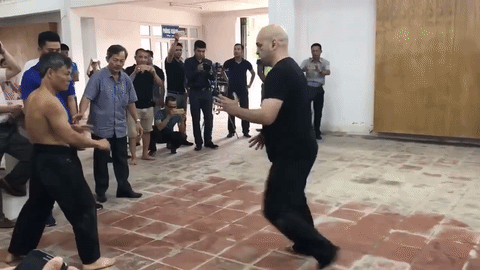 Flores vs Đoàn Bảo Châu Flores vs Đoàn Bảo Châu