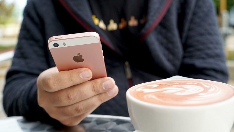 Đã đến lúc iFan nói lời tạm biệt với iPhone SE?