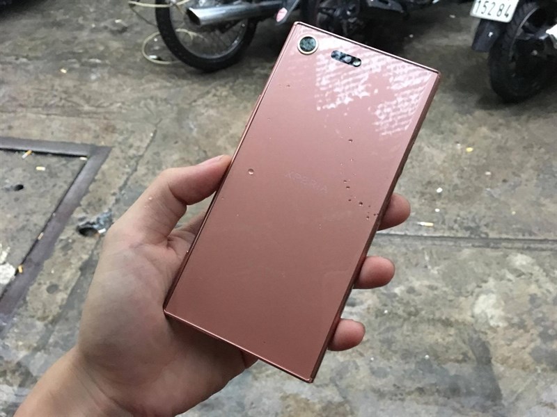 Xperia XZ Premium màu hồng