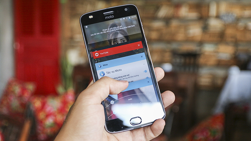 Trên tay Moto Z2 Play Trên tay Moto Z2 Play