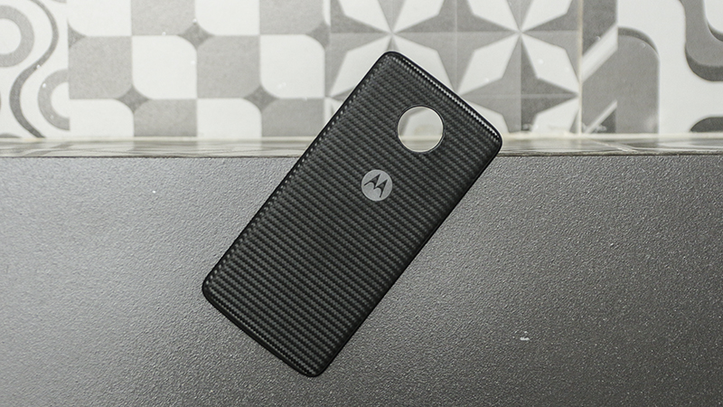 Trên tay hộp quà Moto Z2 Play Trên tay hộp quà Moto Z2 Play