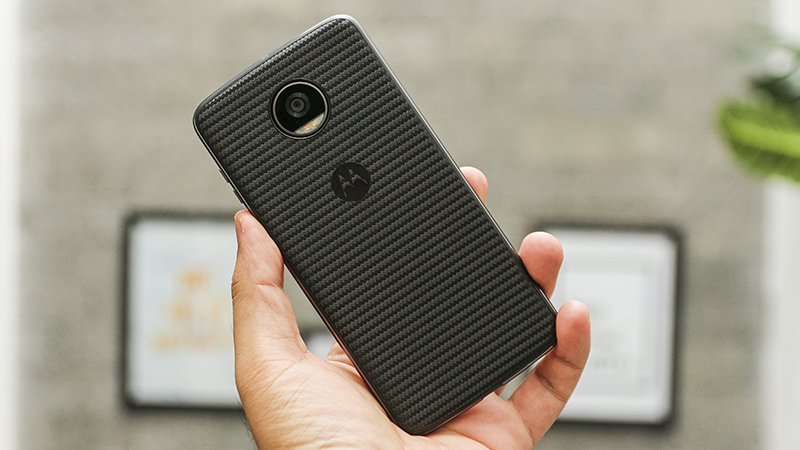 Trên tay hộp quà Moto Z2 Play Trên tay hộp quà Moto Z2 Play
