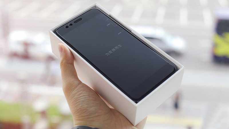 Trên tay Xiaomi Mi 5X Trên tay Xiaomi Mi 5X