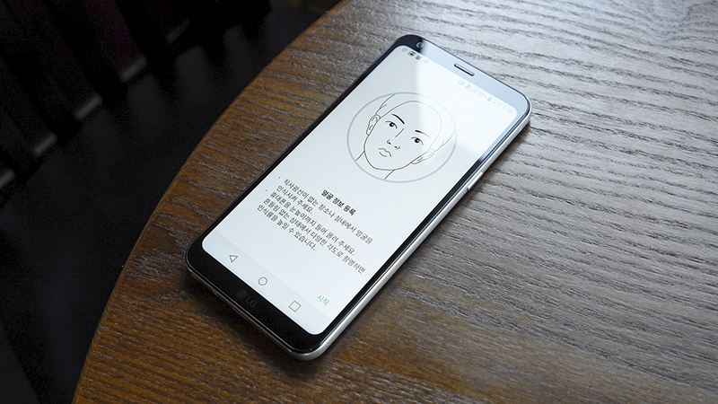 Trên tay LG Q6 tại Việt Nam Trên tay LG Q6 tại Việt Nam
