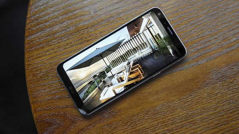 Trên tay LG Q6 tại Việt Nam Trên tay LG Q6 tại Việt Nam