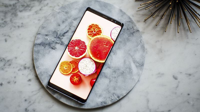 So sánh Galaxy Note 8 và iPhone 8