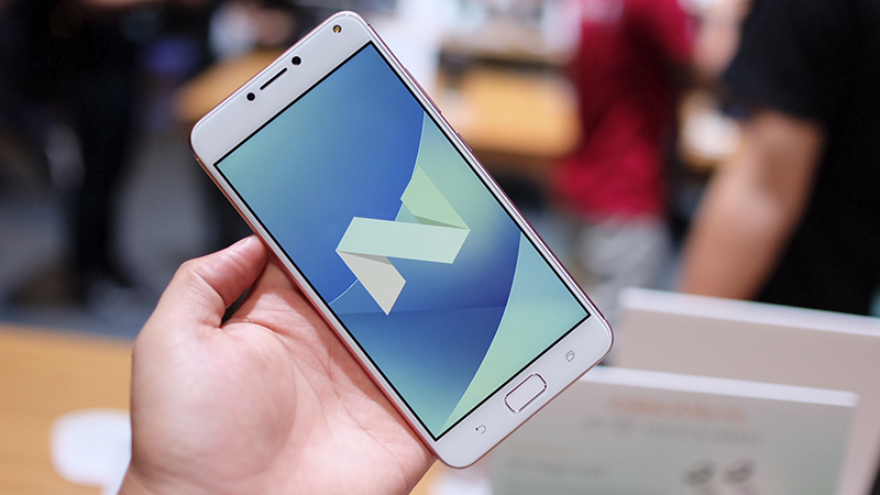 Trên tay Zenfone 4 max pro Trên tay Zenfone 4 max pro